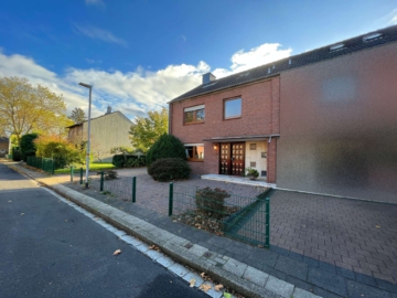 1 - Doppelhaushälfte in Schloßpark-Nähe: Kapitalanlage mit WOHNRECHT und 7.200€ Kaltmiete