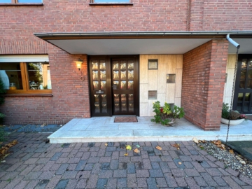 4 - Doppelhaushälfte in Schloßpark-Nähe: Kapitalanlage mit WOHNRECHT und 7.200€ Kaltmiete