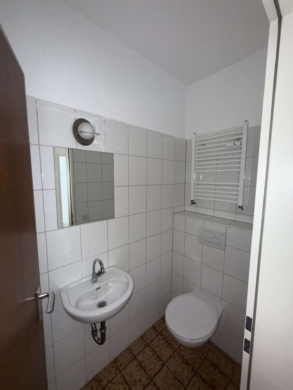 Gäste-WC - Moderne 2,5 Zimmer Wohnung mit zwei Balkonen