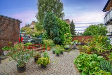 Gemeinschaftlicher Innenhof - Hochwertig errichtetes Mehrfamilienhaus mit 7 Wohneinheiten in absoluter 1A-Lage von Holderberg