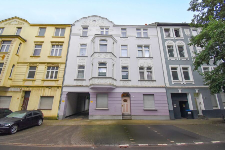 Top-Rendite: Attraktives Wohnhaus mit Ausbaureserve im Dachgeschoss, 47053 Duisburg, Wohn- und Geschäftshaus
