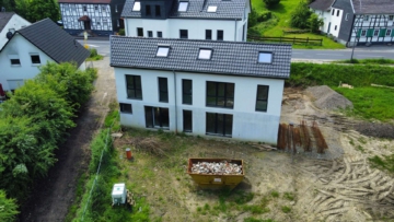 Drohne (3) - Erstbezug: Komfortables Wohnhaus mit moderner Architektur in absoluter Wohlfühloase mit Grünblick