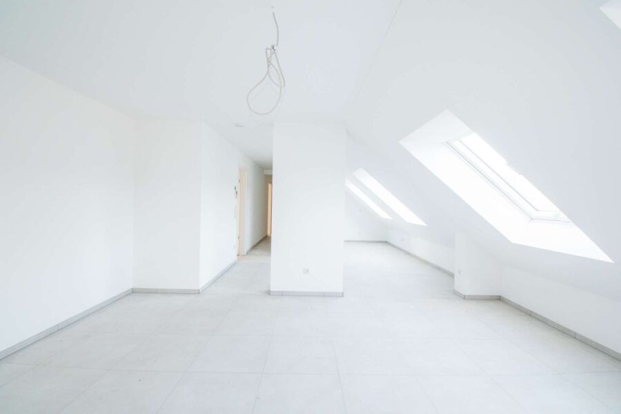 Alter Charme trifft auf Moderne: großzügige Mietwohnung mit flexibel nutzbarem Raumangebot, 47506 Neukirchen-Vluyn, Dachgeschosswohnung