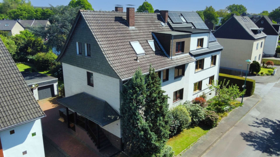 Rendite- oder Mehrgenerationen: Gepflegtes Mehrfamilienhaus mit 3 Einheiten & traumhaftem Grundstück, 47178 Duisburg, Mehrfamilienhaus