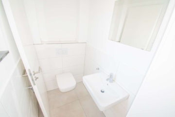 Gäste-WC - Besonderer Wohnflair: vollständig sanierte Erdgeschosswohnung mit exklusivem Zugang