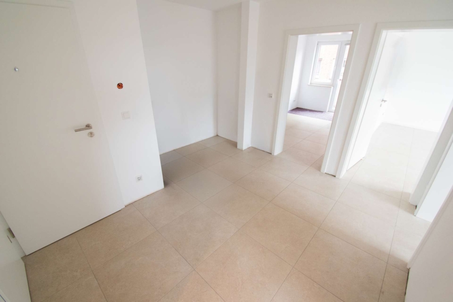 Erstbezug nach Sanierung: Helle 3–Zimmer Wohnung mit moderner Ausstattung, 47506 Neukirchen-Vluyn, Etagenwohnung