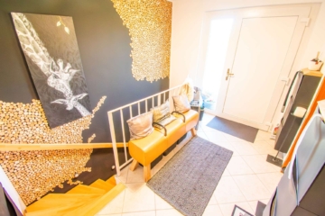 Diele - Rarität im Markt: Freistehender, gepflegter Bungalow mit großem Grundstück in Sevelen