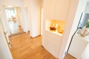 Diele OG - Einzigartige Chance: Luxuriös ausgestattete, absolut neuwertige Maisonette-Wohnung in Bestlage