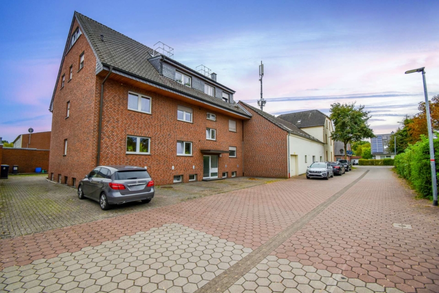 Hochwertig errichtetes Mehrfamilienhaus mit 7 Wohneinheiten in absoluter 1A-Lage von Holderberg, 47447 Moers, Mehrfamilienhaus