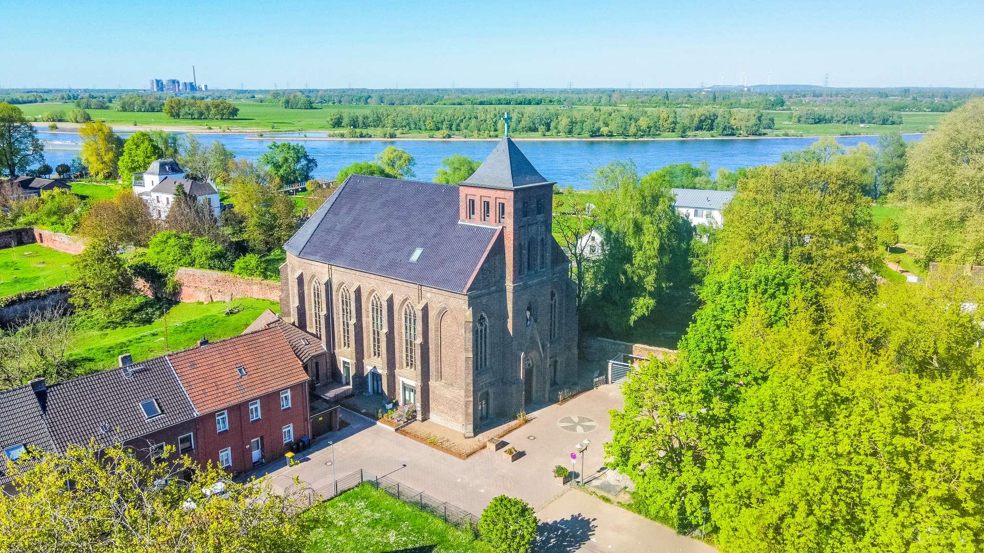 Hausansicht - Historischer Charme, modernes Wohnen – exklusive Mietwohnung in Orsoy!