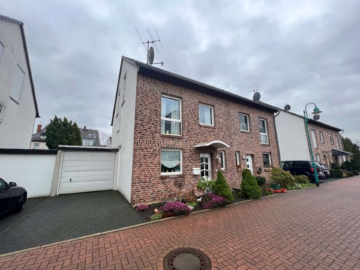 1 - Neuwertige Doppelhaushälfte in ruhiger, gefragter Lage in Alt-Homberg