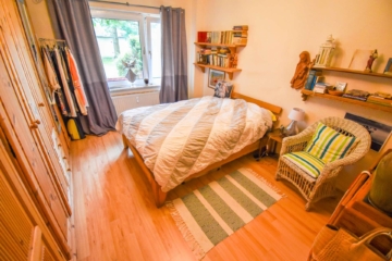 Schlafzimmer - Attraktive 3-Zimmer-Erdgeschosswohnung in zentraler Lage von Neukirchen