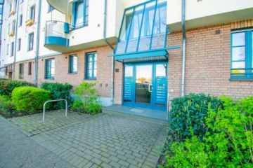 Eingangsbereich - Stilvolle, lichtdurchflutete Wohnung mit traumhaftem Ausblick ins Grüne & Aufzug in gefragter Lage