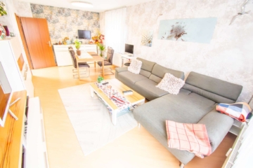 Wohn-/Esszimmer - Für Kapitalanleger: Vermietete und sehr gepflegte Erdgeschosswohnung in ruhiger Sackgassen-Lage